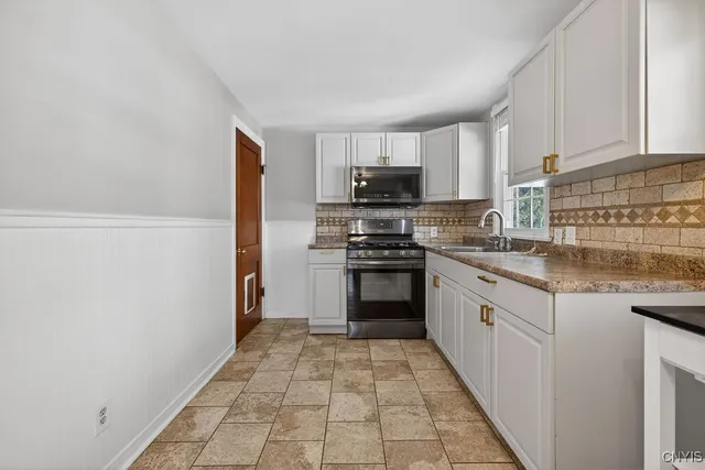 $219,900 | 206 Church Parkway, Cicero, NY 13212