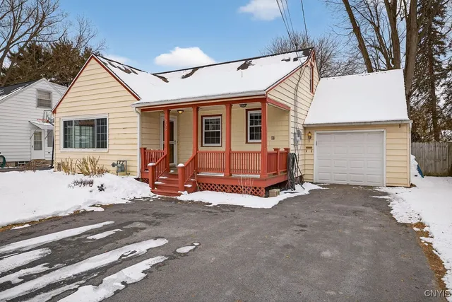 $219,900 | 206 Church Parkway, Cicero, NY 13212