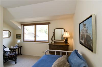 17 Shelldrake Court San Rafael, CA 94903 - Photo 10 of 13 Another bedroom