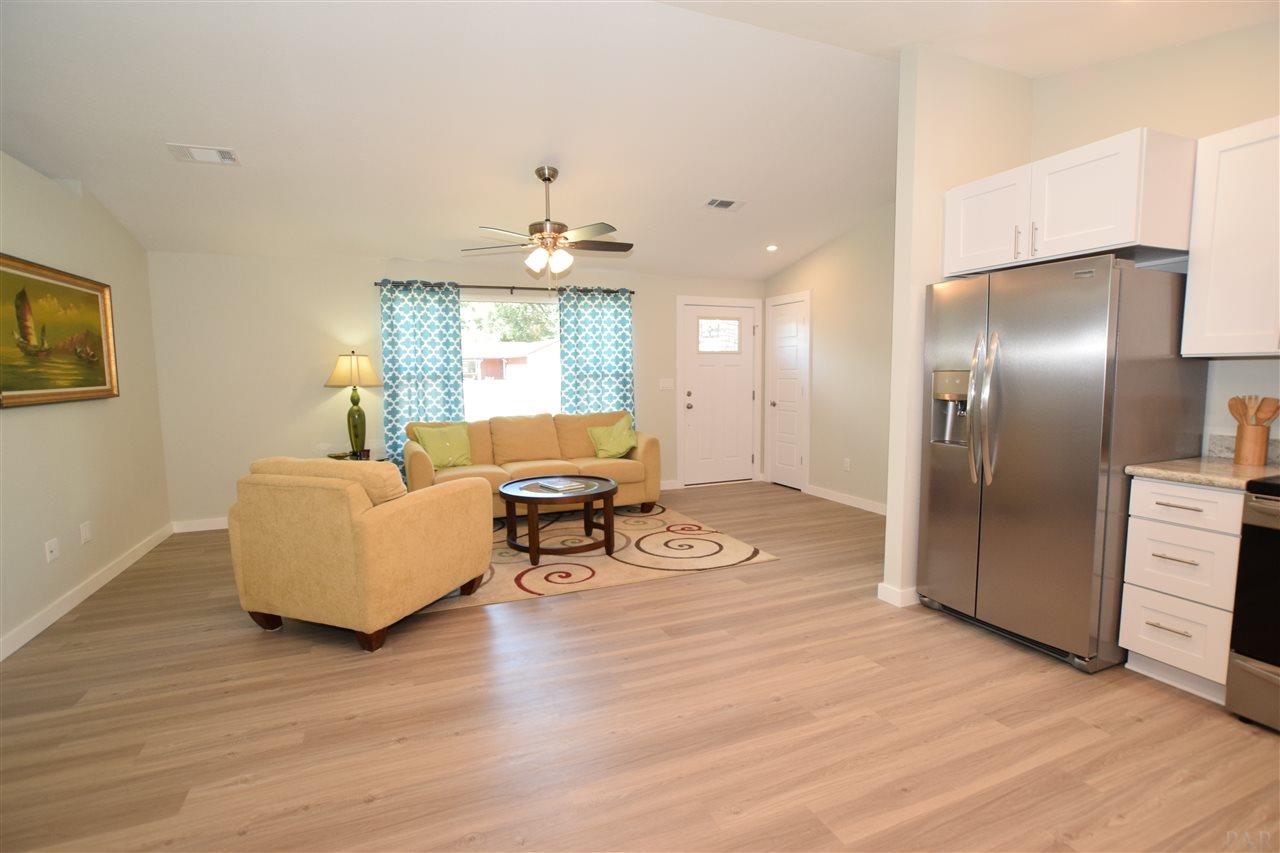 2111 Creighton Road Pensacola, FL 32504 - Photo 9 of 25 Gallery Image 9