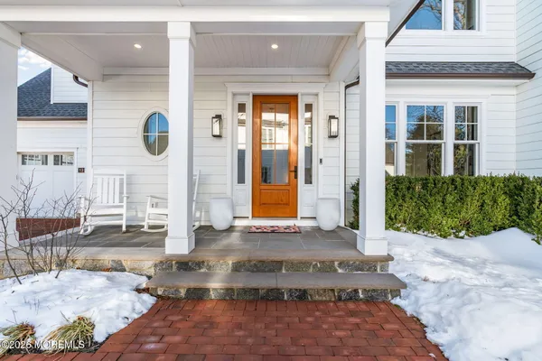 a view of house with entrance gate
