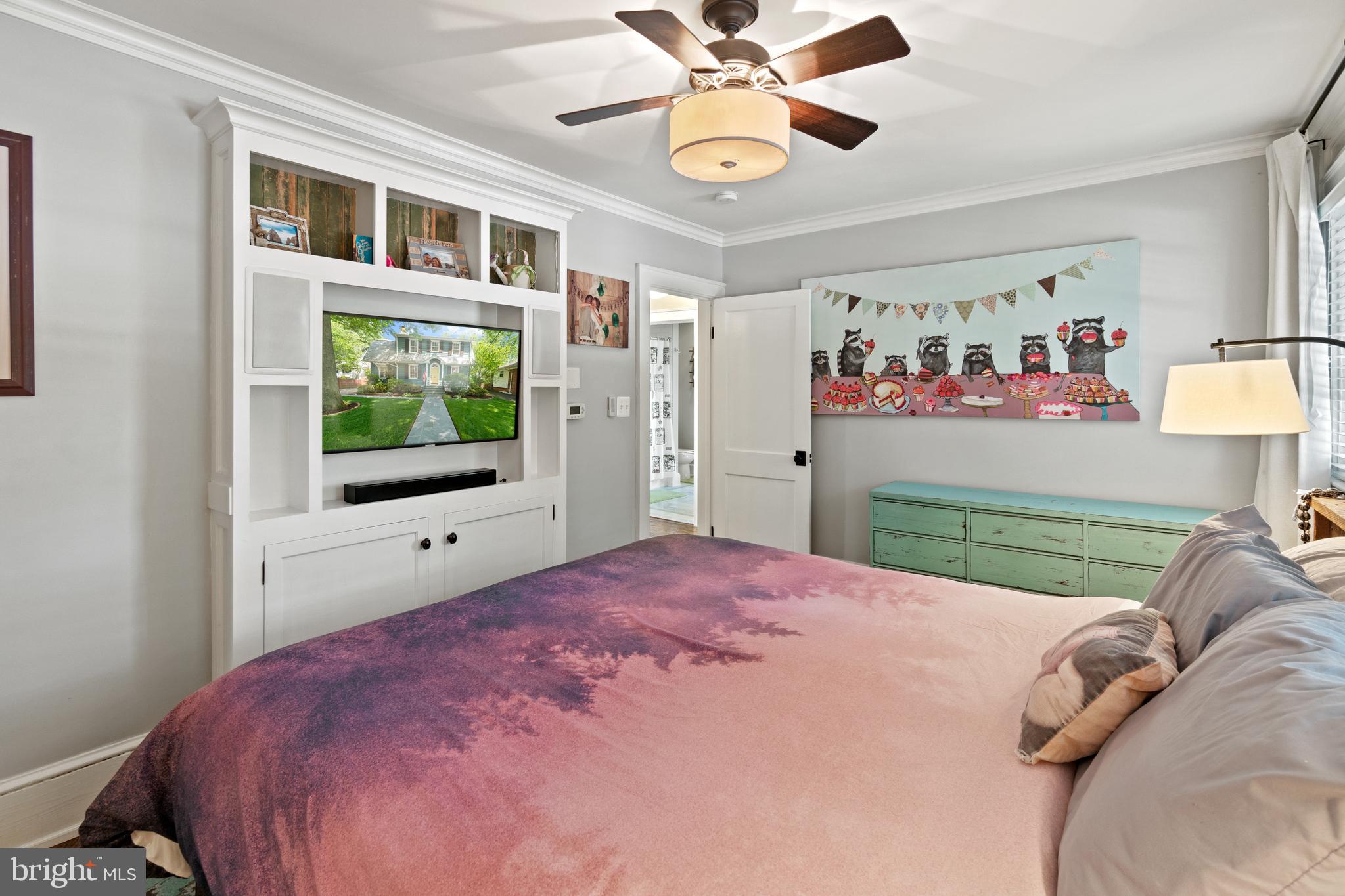 113 West Braddock Road Alexandria, VA 22301 - Photo 13 of 36 Owner's Suite built-ins