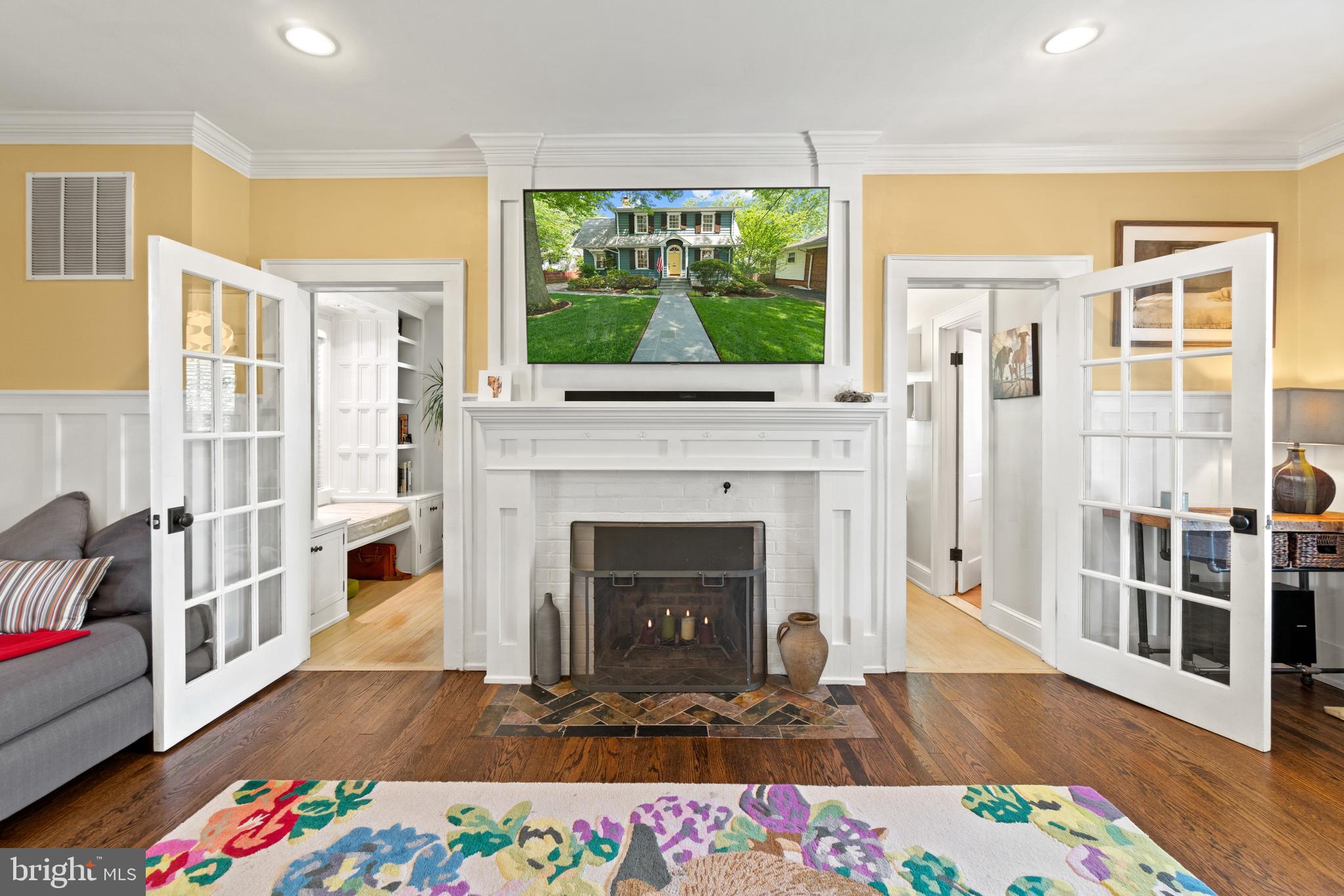113 West Braddock Road Alexandria, VA 22301 - Photo 7 of 36 Double doors lead to office/playroom