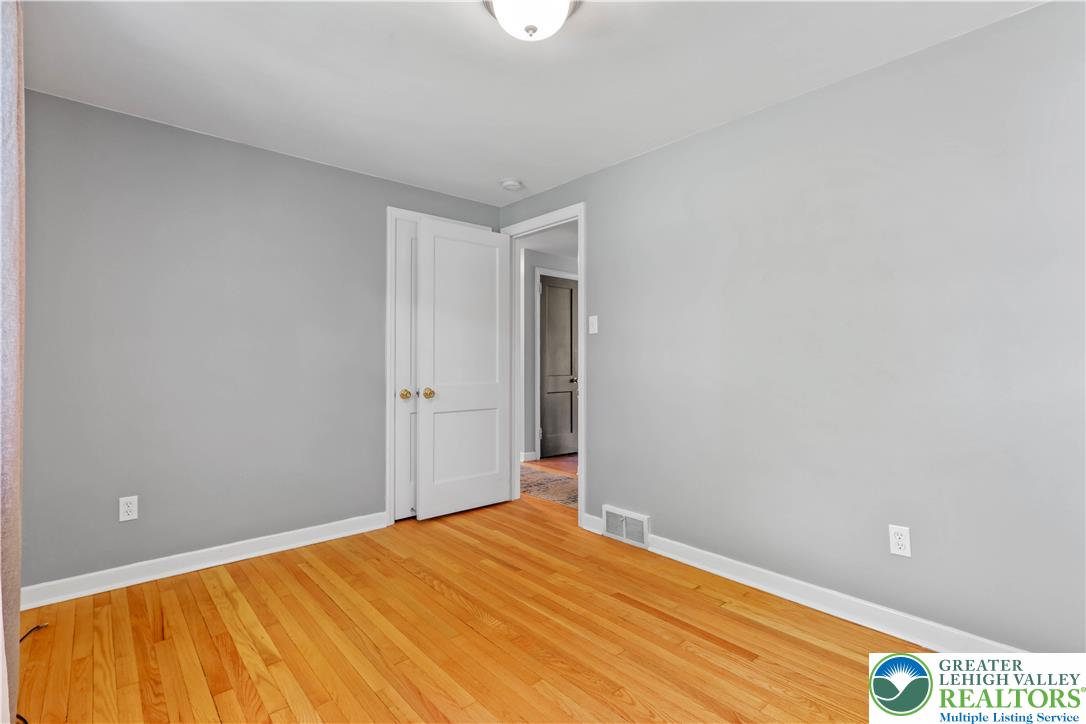 1882 Ridgelawn Avenue Bethlehem, PA 18018 - Photo 14 of 27 Gallery Image 14