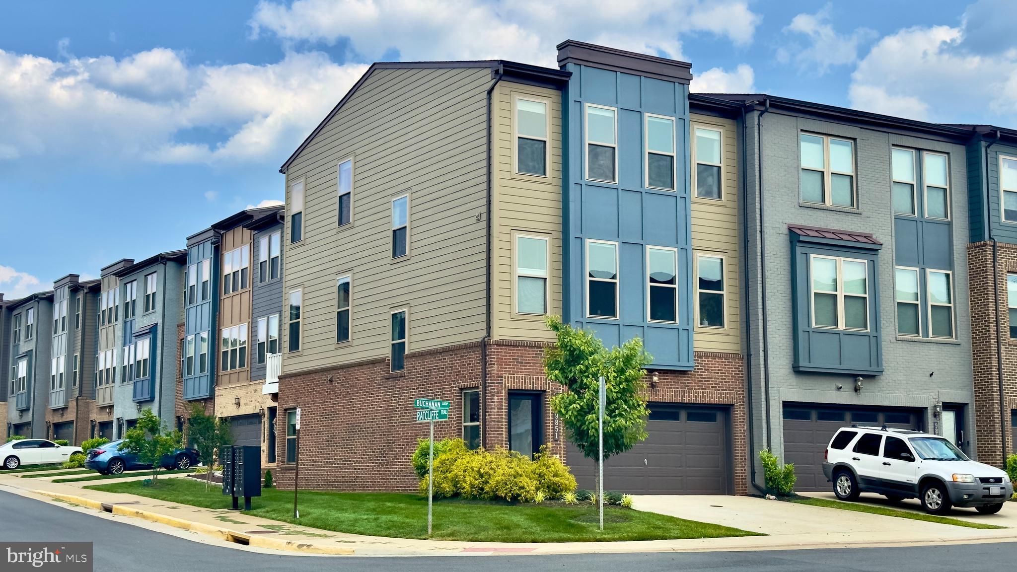 9851 Buchanan Loop Manassas, VA 20110 - Photo 2 of 70