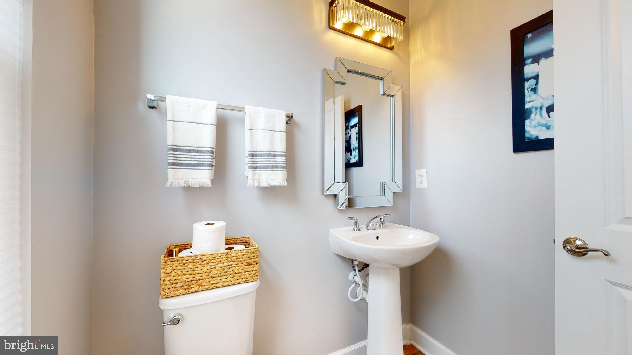 9851 Buchanan Loop Manassas, VA 20110 - Photo 34 of 70 main level powder bath