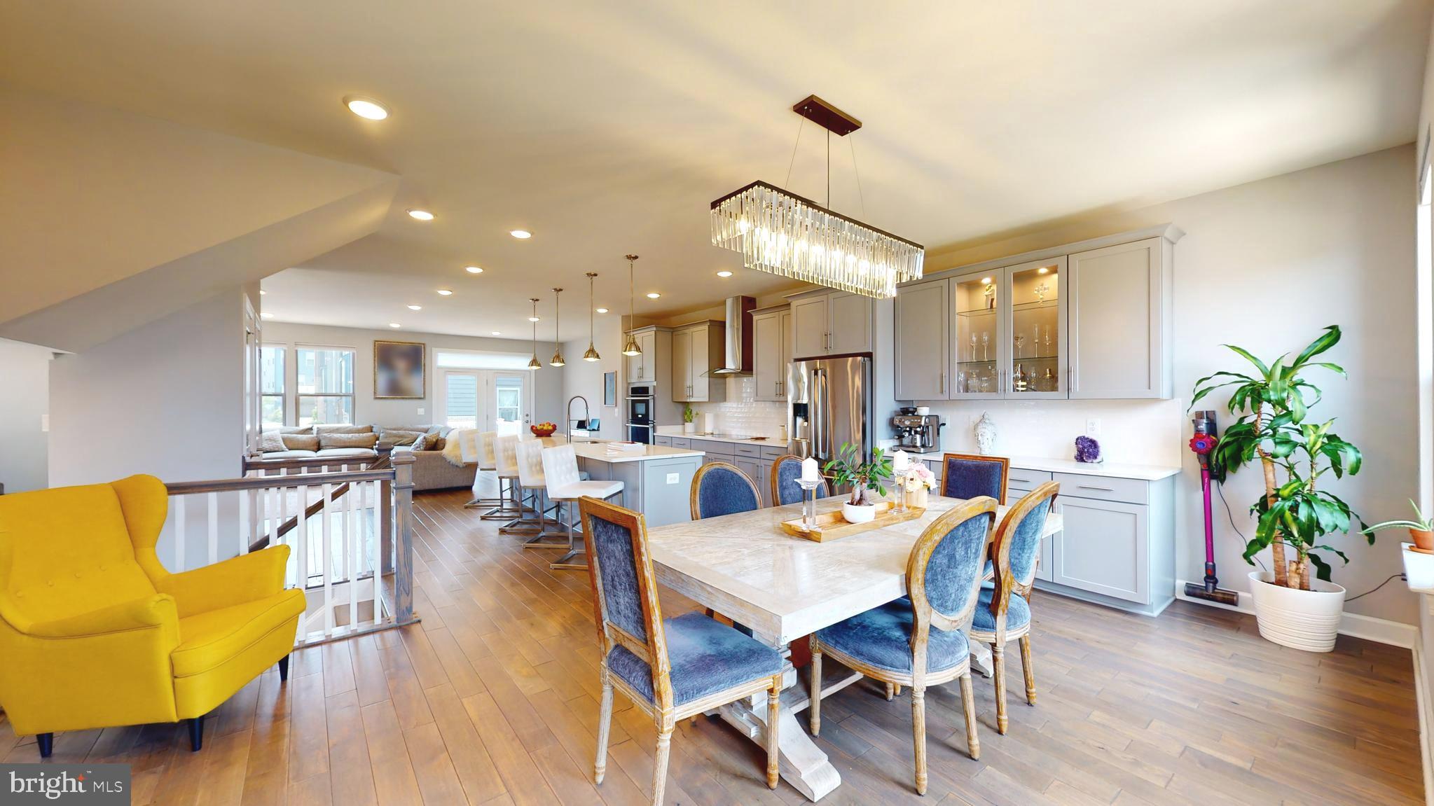 9851 Buchanan Loop Manassas, VA 20110 - Photo 37 of 70 main level glimpse