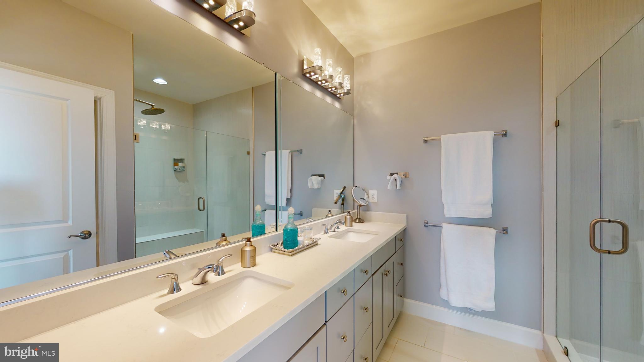 9851 Buchanan Loop Manassas, VA 20110 - Photo 53 of 70 masterbath