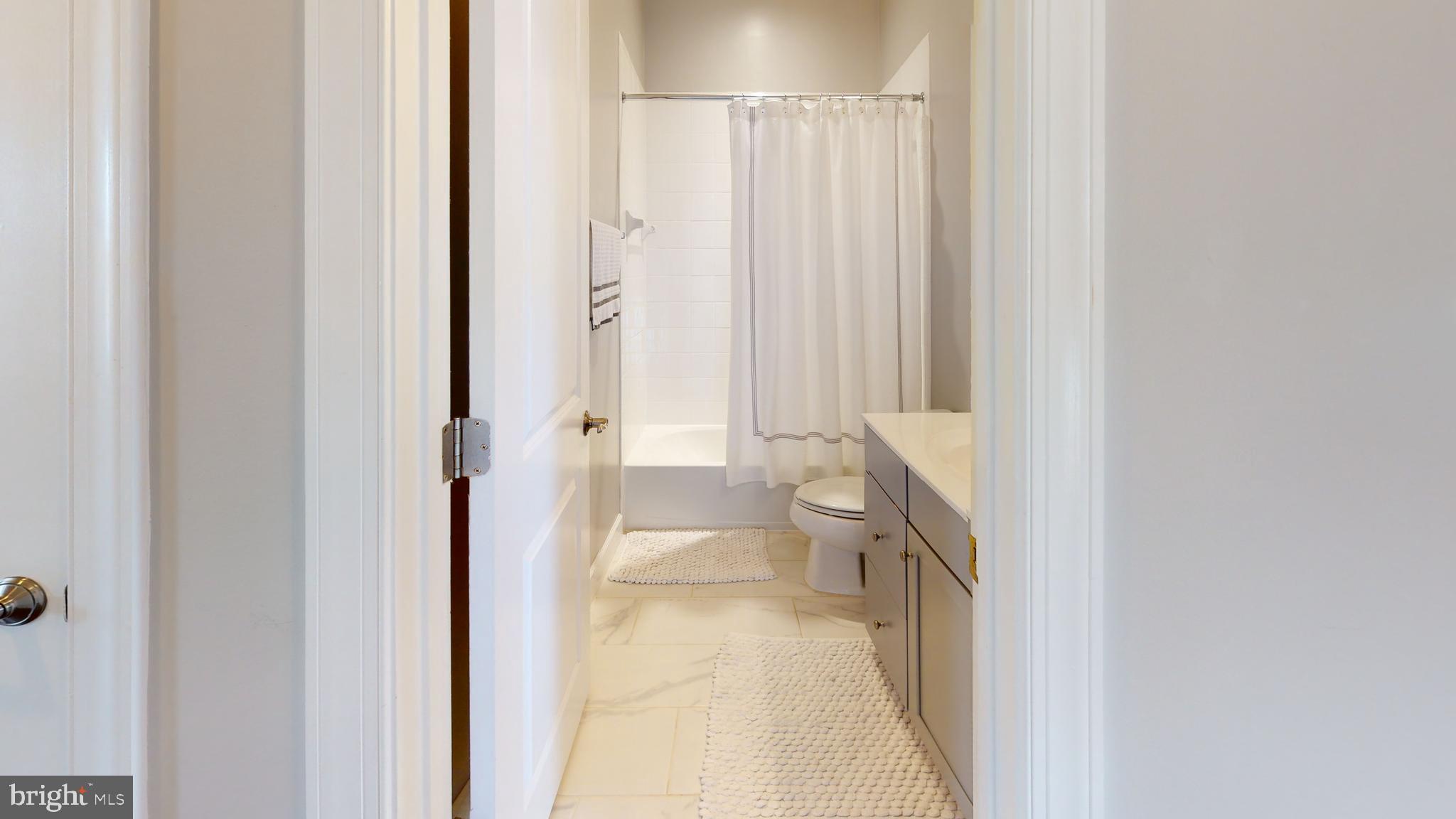 9851 Buchanan Loop Manassas, VA 20110 - Photo 65 of 70 full bath on 3rd floor