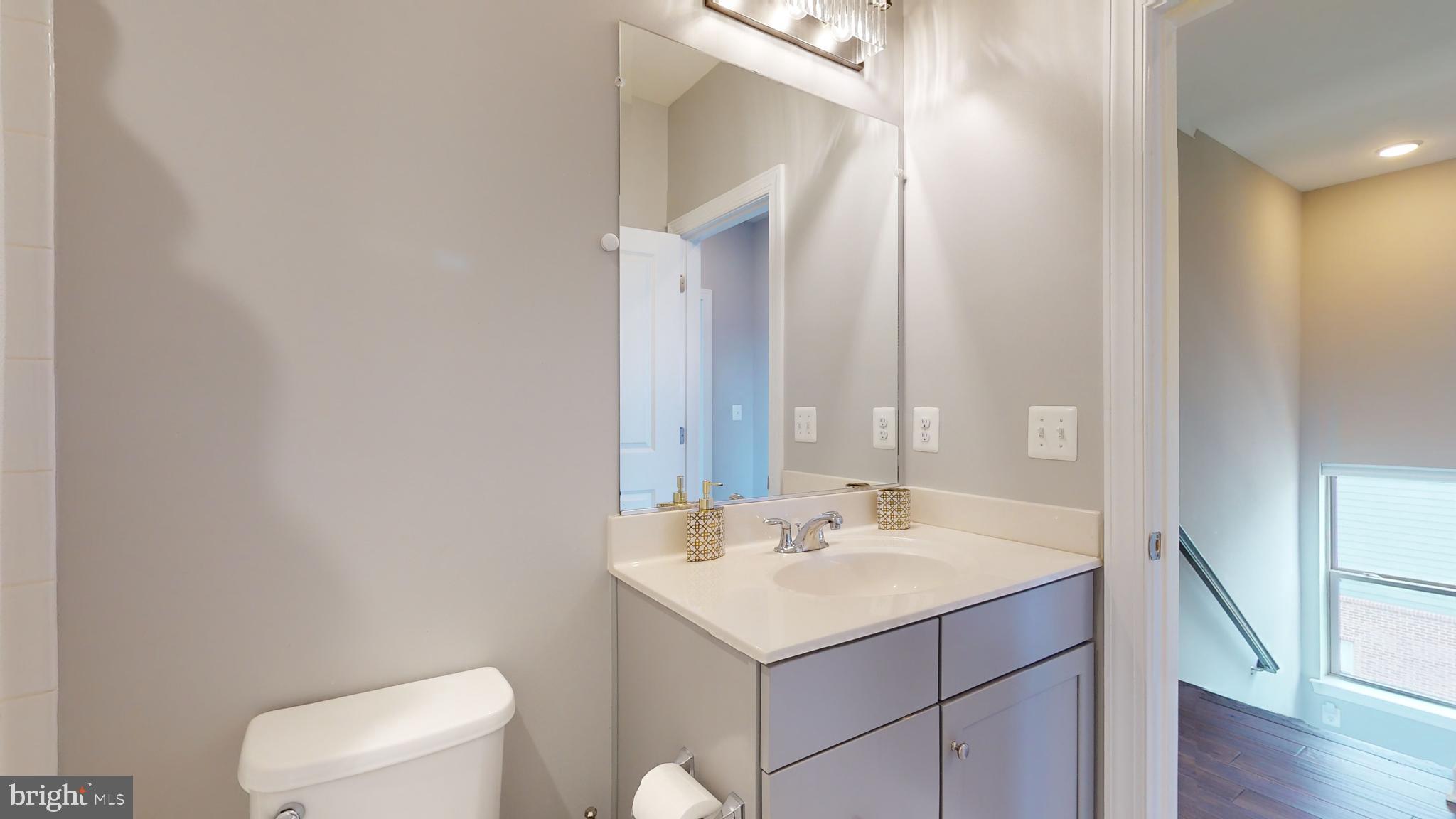 9851 Buchanan Loop Manassas, VA 20110 - Photo 66 of 70 full bath on 3rd floor