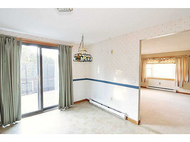 10 Thornapple Road Narragansett, RI 02882 - Photo 5 of 25 Dining Area.