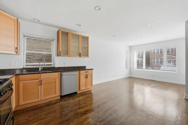 $3,300 | 2618 West Augusta Boulevard, Unit 1F, Chicago, IL 60622