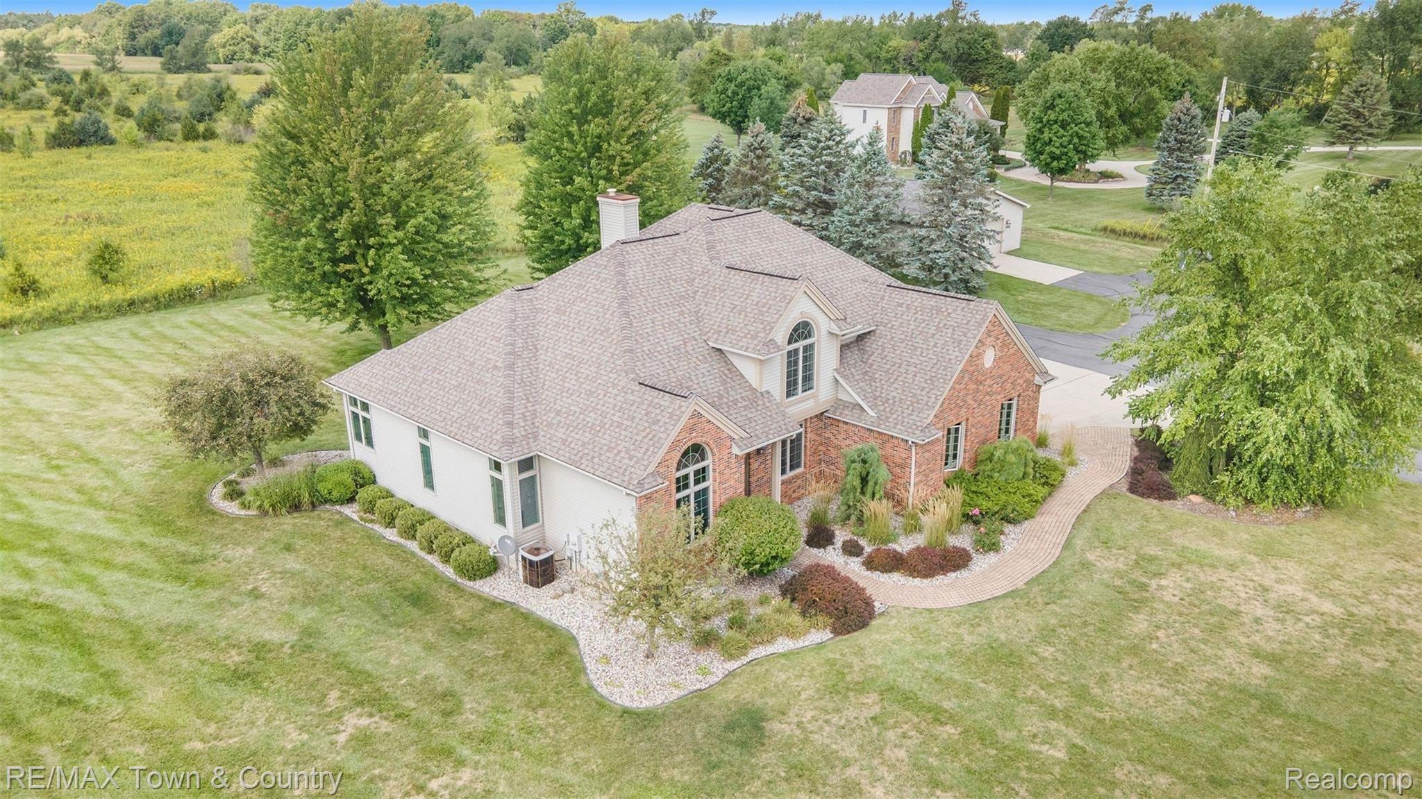 2343 North McKinley Road Flushing, MI 48433 - Photo 4 of 49 b.jpeg
