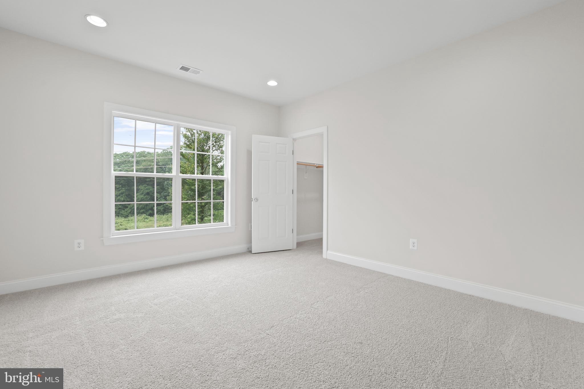 14496 Aurora Drive Woodbridge, VA 22193 - Photo 43 of 70 an empty room with windows