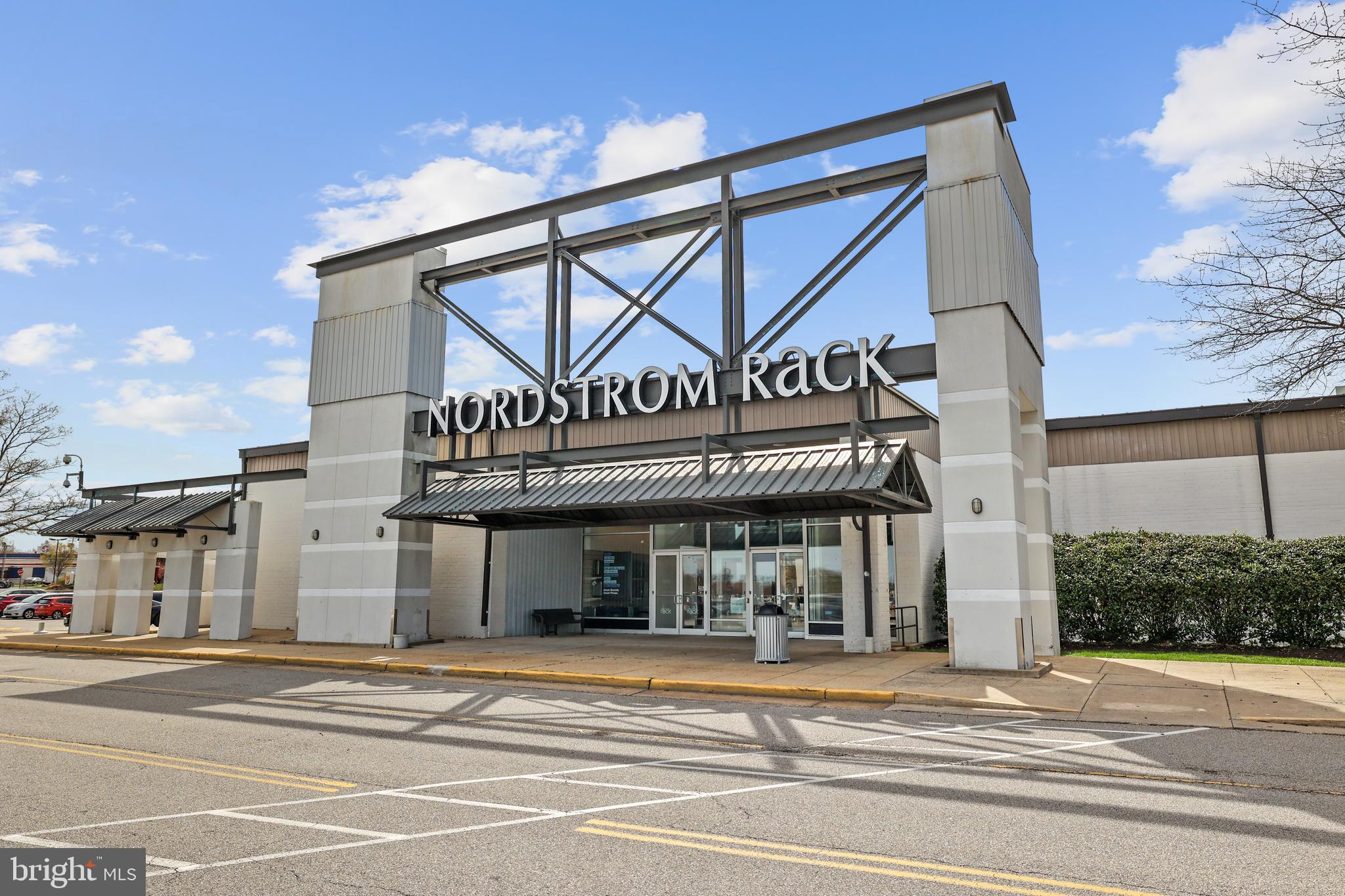 14496 Aurora Drive Woodbridge, VA 22193 - Photo 59 of 70 a view of a stores