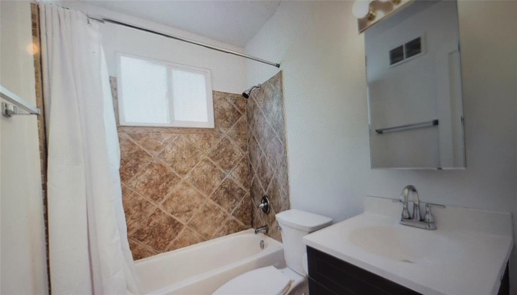 402 North Peterman Road Greenwood, IN 46142 - Photo 12 of 23 Gallery Image 12