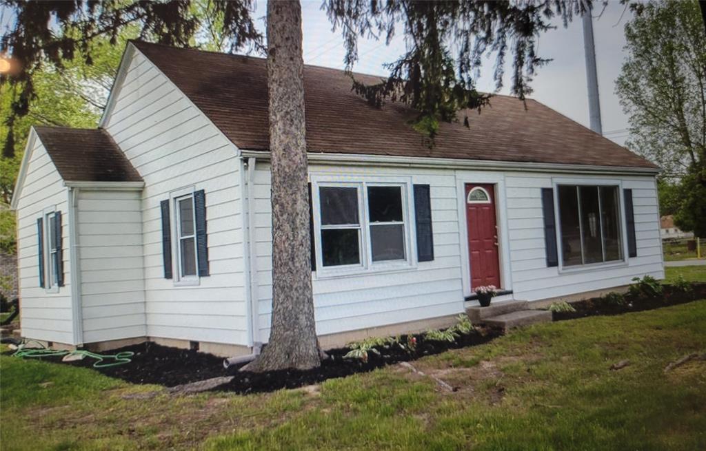 402 North Peterman Road Greenwood, IN 46142 - Photo 2 of 23 Gallery Image 2