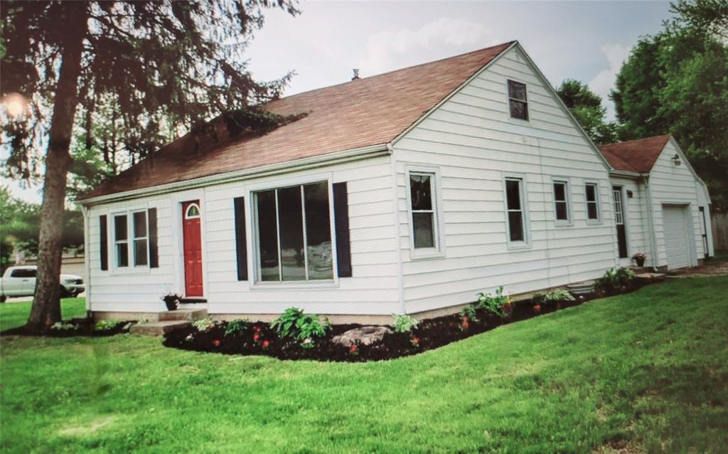 402 North Peterman Road Greenwood, IN 46142 - Photo 3 of 23 Gallery Image 3