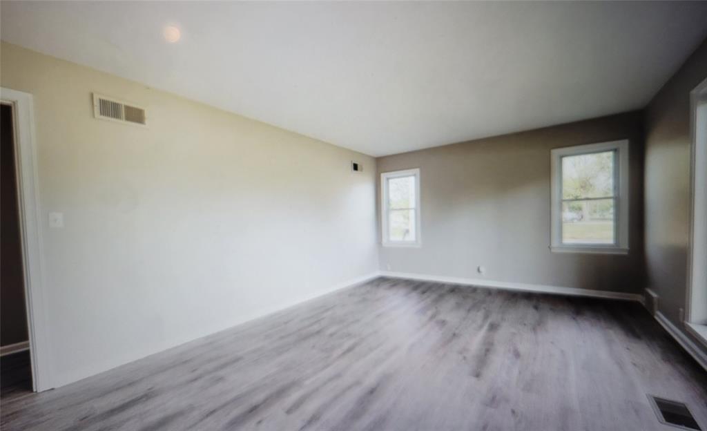 402 North Peterman Road Greenwood, IN 46142 - Photo 9 of 23 Gallery Image 9