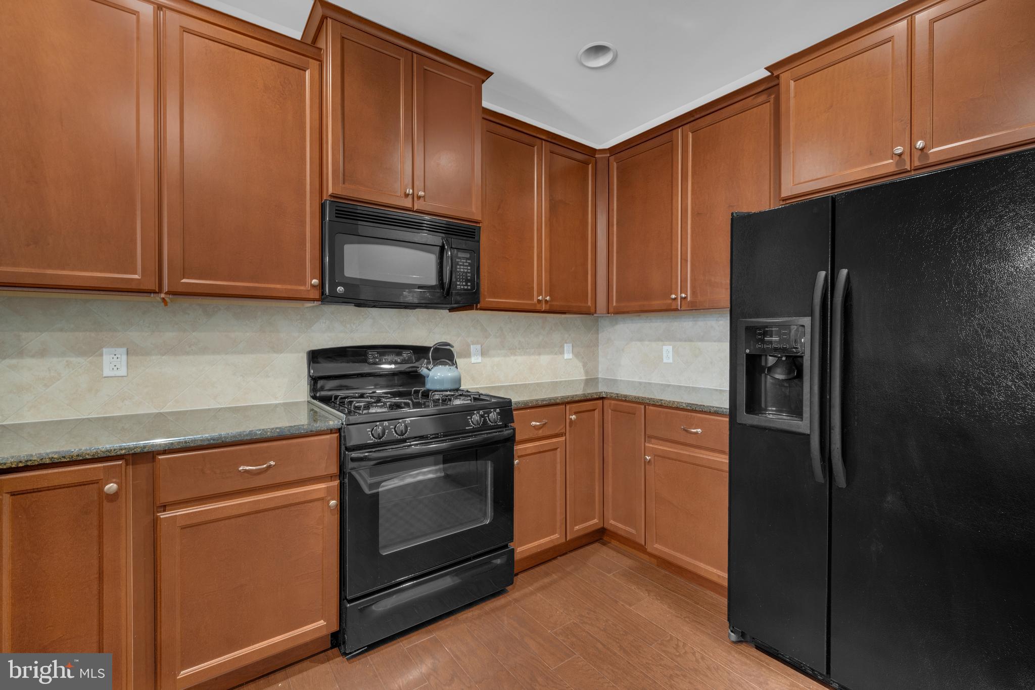243 Carson Terrace Huntingdon Valley, PA 19006 - Photo 2 of 31