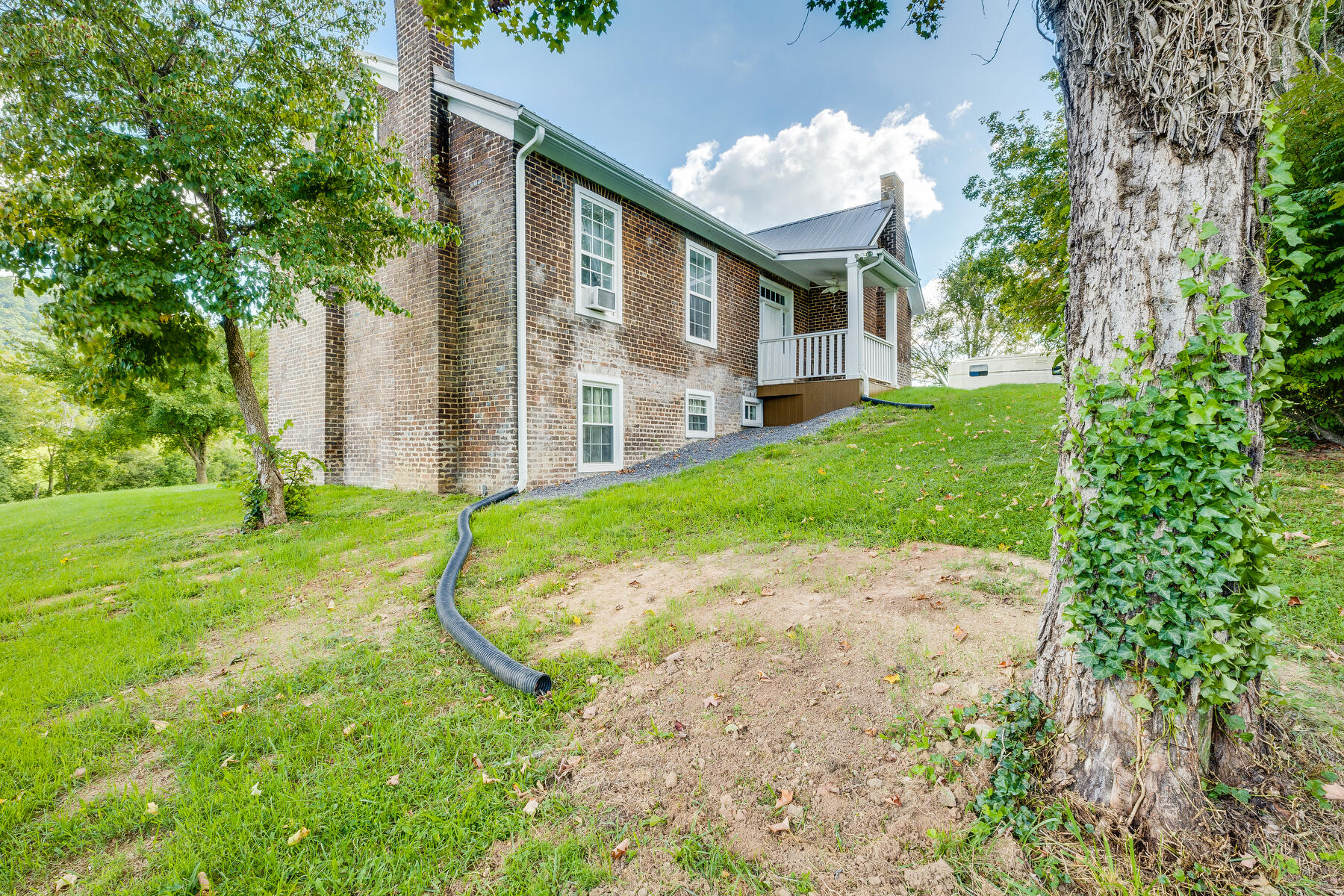 454 Webb Road Rogersville, TN 37857 - Photo 9 of 45 041