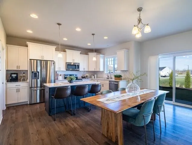 $659,000 | W198n5020 Hickory Street, Menomonee Falls, WI 53051