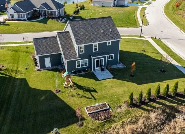 $659,000 | W198n5020 Hickory Street, Menomonee Falls, WI 53051