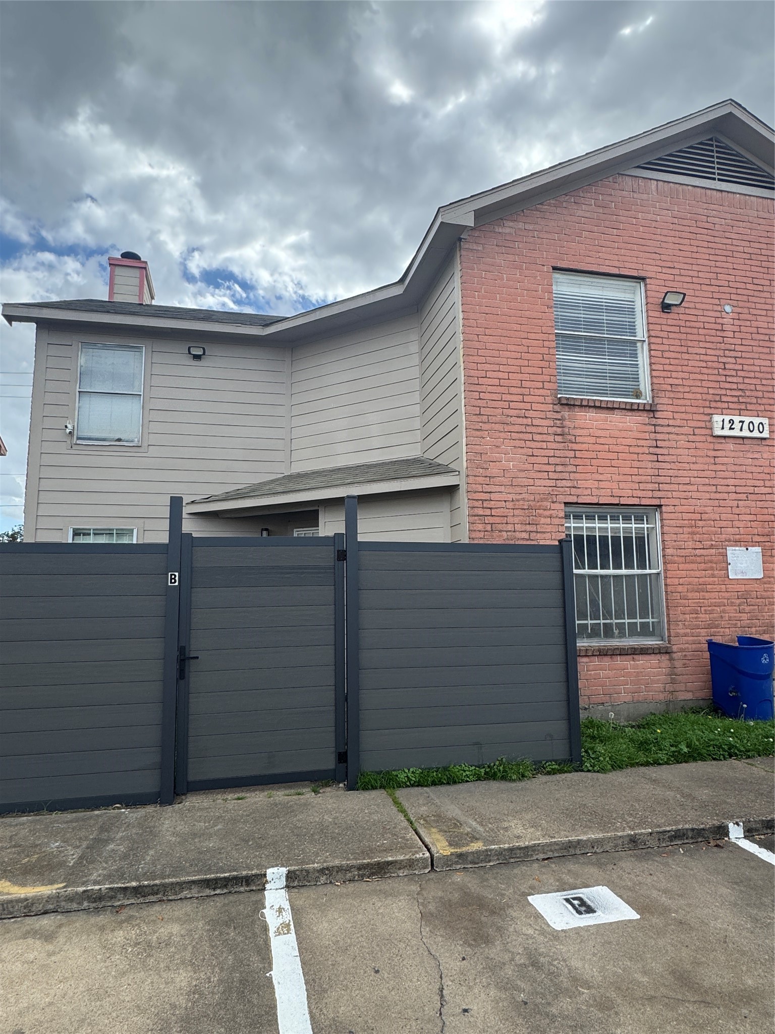 12700 Leader Street, Unit B Houston, TX 77072 - Photo 4 of 7 a front view of a house