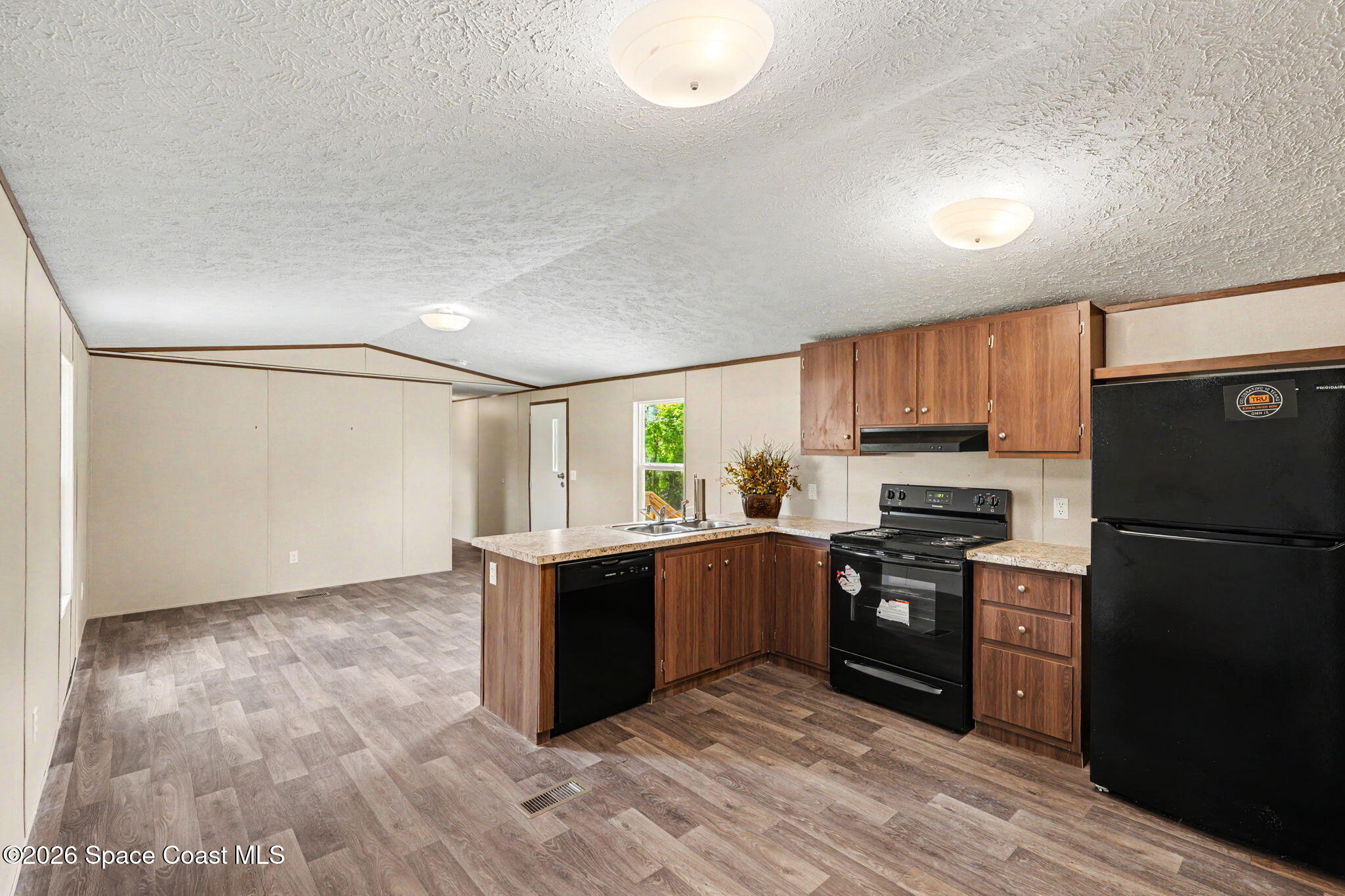 2075 Parrish Road Titusville, FL 32796 - Photo 8 of 28 7-web-or-mls-DSC00258