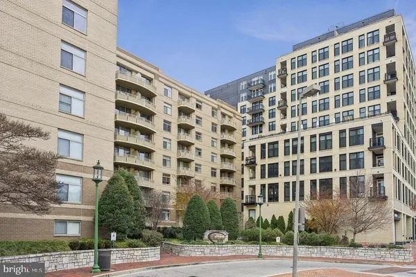 $369,900 | 7111 Woodmont Avenue, Unit 712, Chevy Chase, MD 20815