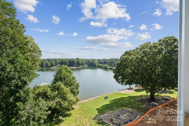 $299,990 | 4455 Reed Crk Drive, Unit 306, Sherrills Ford, NC 28673