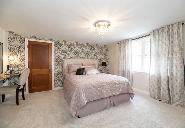 $889,900 | 8811 Waruf Avenue, Portage, MI 49002