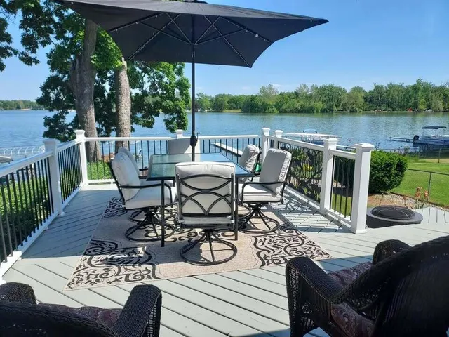 $889,900 | 8811 Waruf Avenue, Portage, MI 49002