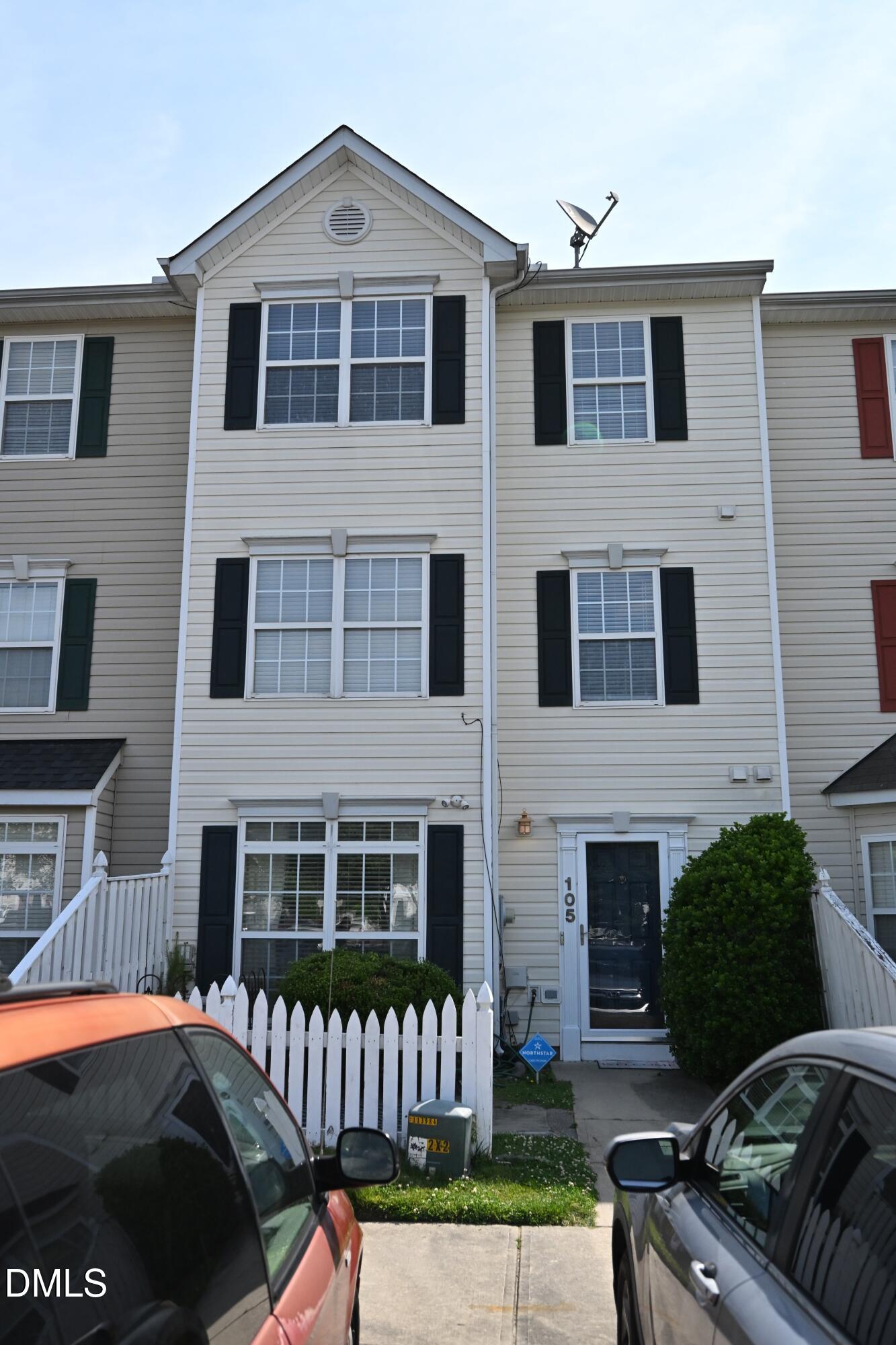 8640 Neuse Landing Lane, Unit 105 Raleigh, NC 27616 - Photo 2 of 32 DSC_1162