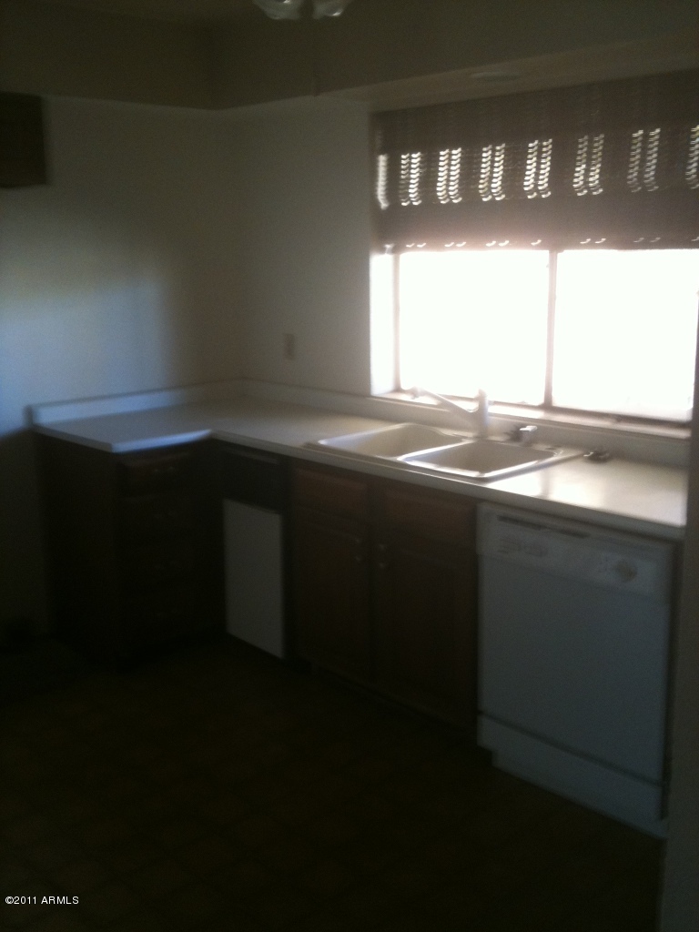 1602 East Redfield Road Tempe, AZ 85283 - Photo 3 of 5 kitchen