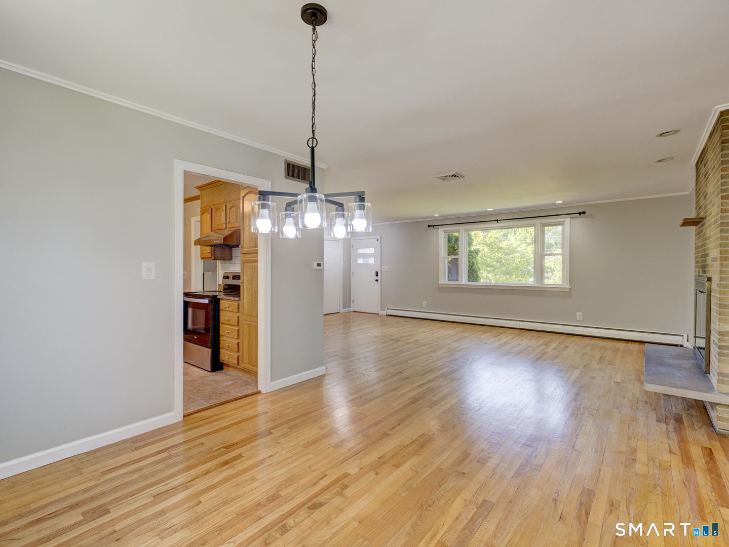 38 Portage Road West Hartford, CT 06117 - Photo 7 of 37