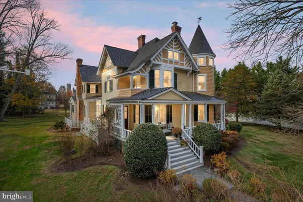 $2,995,000 | 10400 Montgomery Avenue, Kensington, MD 20895