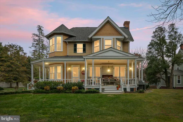 $2,995,000 | 10400 Montgomery Avenue, Kensington, MD 20895