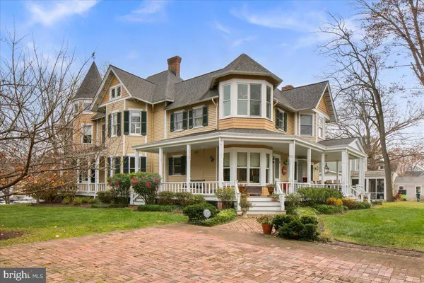 $2,995,000 | 10400 Montgomery Avenue, Kensington, MD 20895