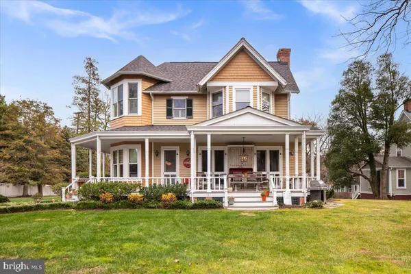 $2,995,000 | 10400 Montgomery Avenue, Kensington, MD 20895