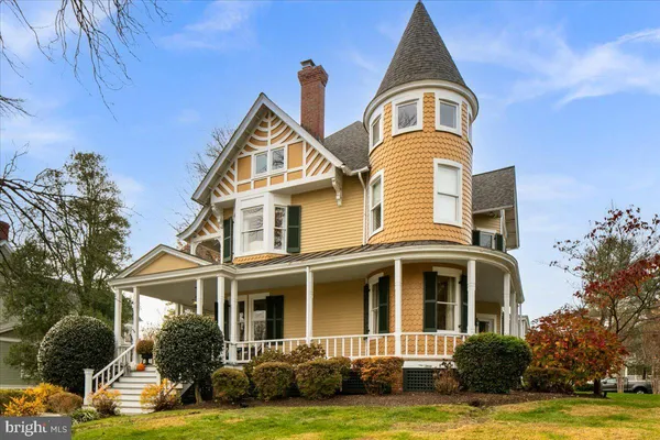 $2,995,000 | 10400 Montgomery Avenue, Kensington, MD 20895