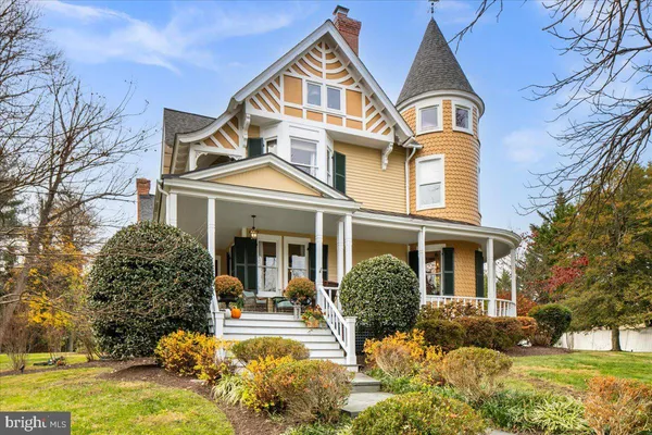 $2,995,000 | 10400 Montgomery Avenue, Kensington, MD 20895
