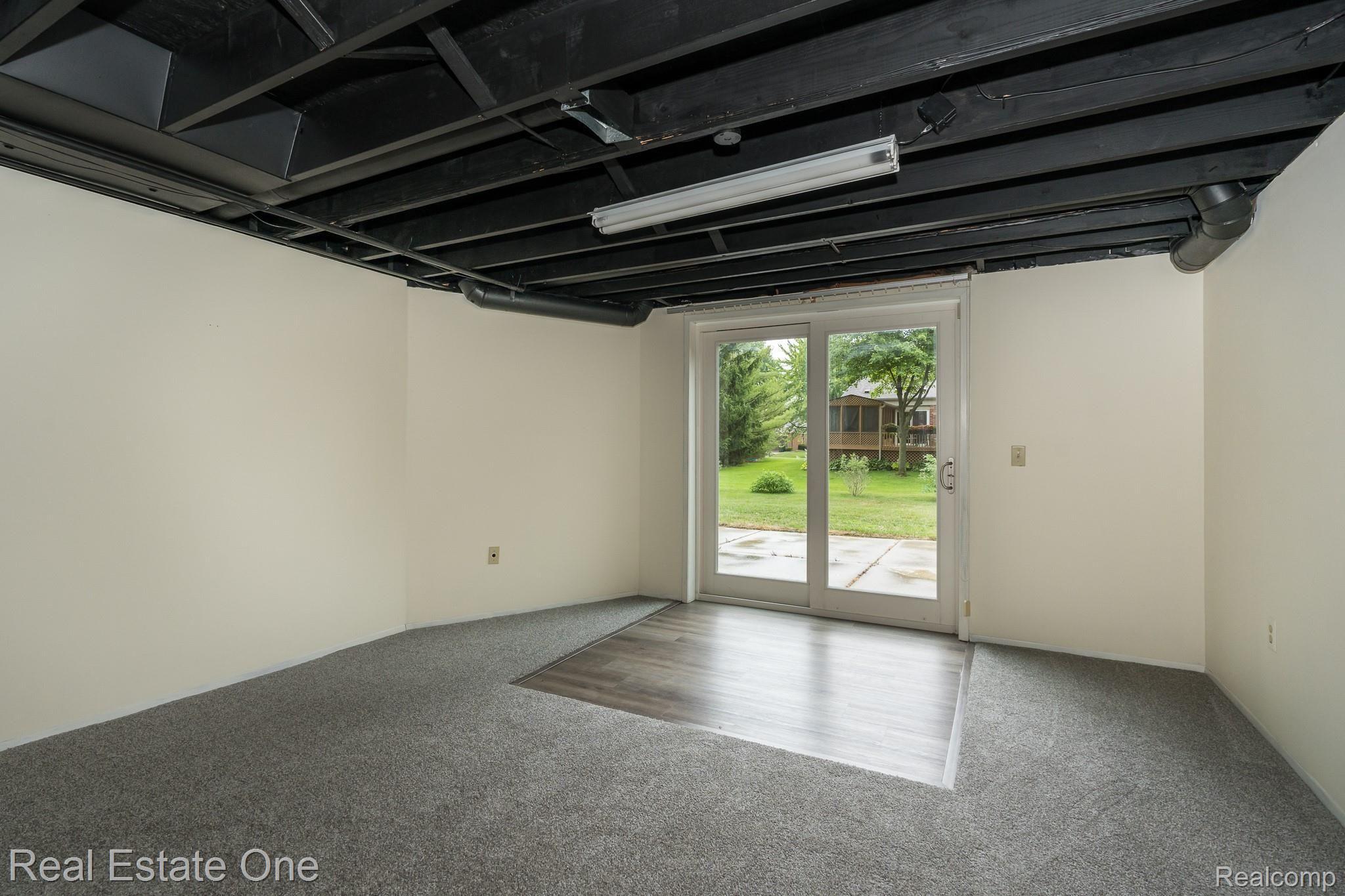 267 Slade Court Rochester, MI 48307 - Photo 7 of 25 Slade MLS-W003.jpg