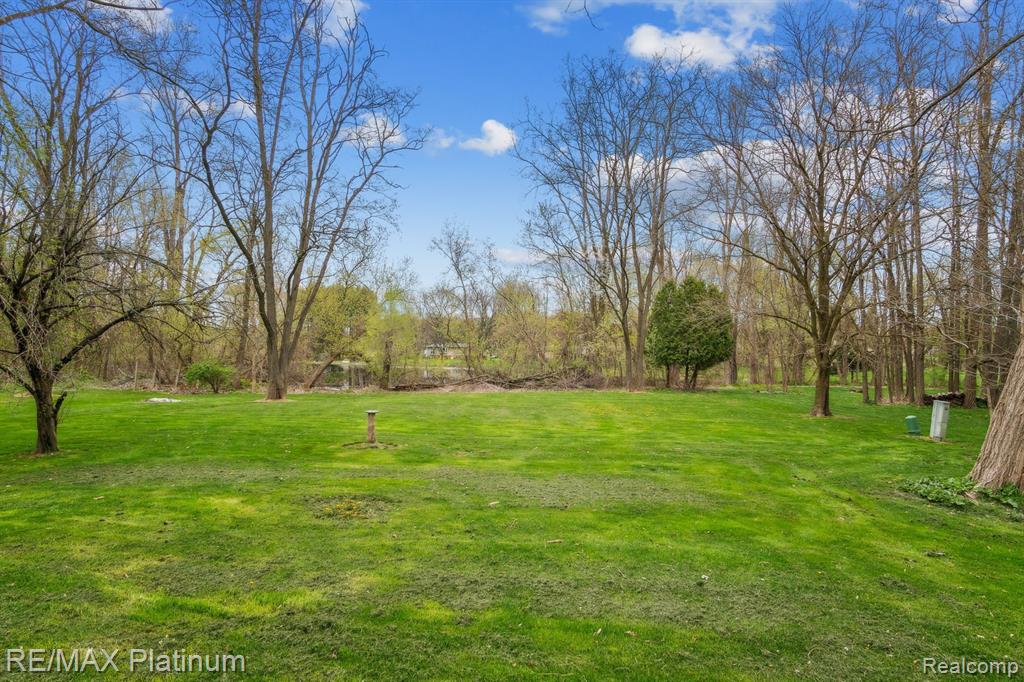 7589 McClements Road Brighton, MI 48114 - Photo 22 of 25