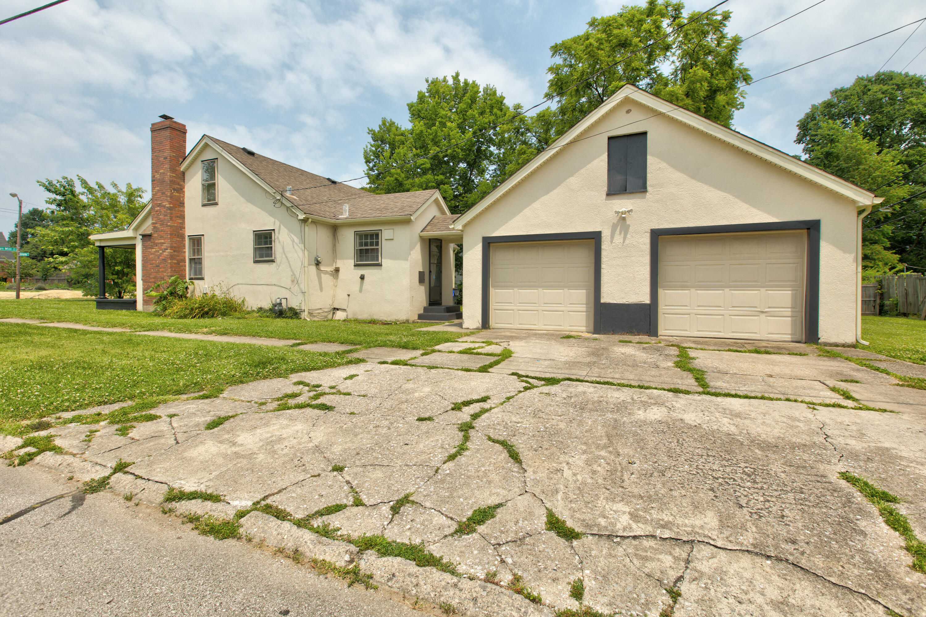2058 Clays Mill Road Lexington, KY 40503 - Photo 13 of 16 261A8536_7_8