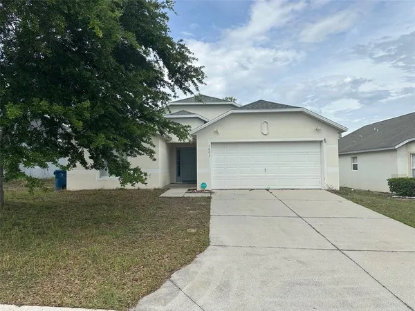 $2,200 | 1001 Lake Charles Drive, Davenport, FL 33837