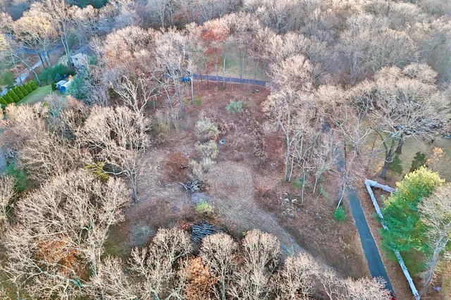 $185,000 | 24 Burma Road, Woodbridge, CT 06525