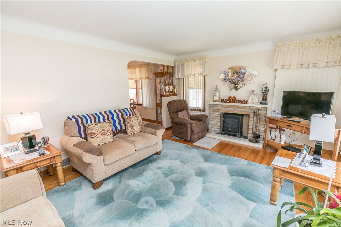 4851 Ridge Road Cleveland, OH 44144 - Photo 5 of 35 Gallery Image 5