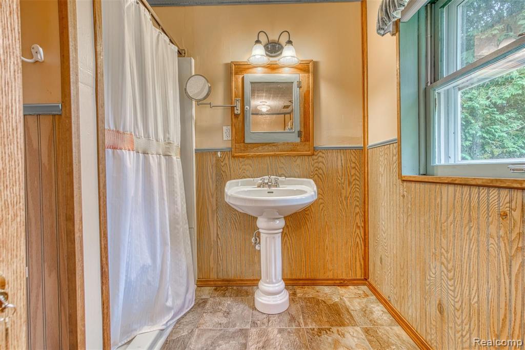 5902 Bullard Road Fenton, MI 48430 - Photo 20 of 36