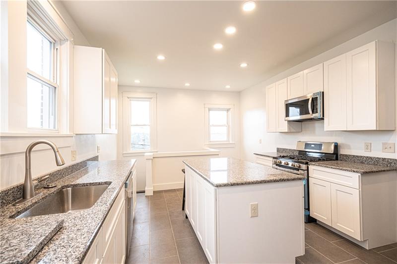 152 Hornaday Road Pittsburgh, PA 15210 - Photo 9 of 22 Gallery Image 9